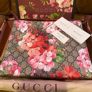 Gucci Bloom Grande Pouch